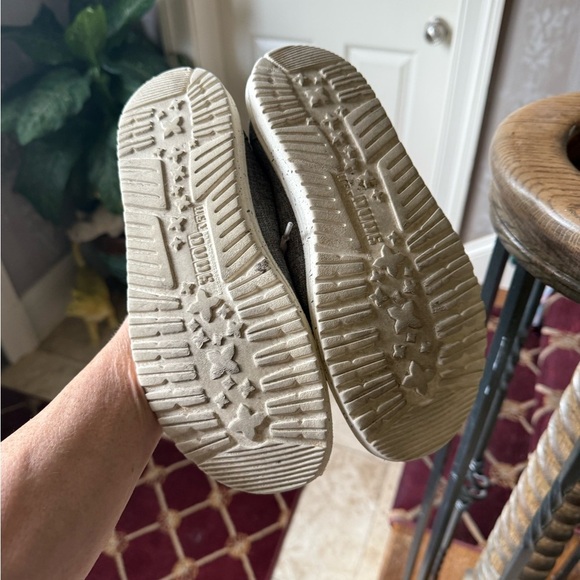 Hey Dude Wendy ladies size 8 excellent condition gray - Picture 4 of 7